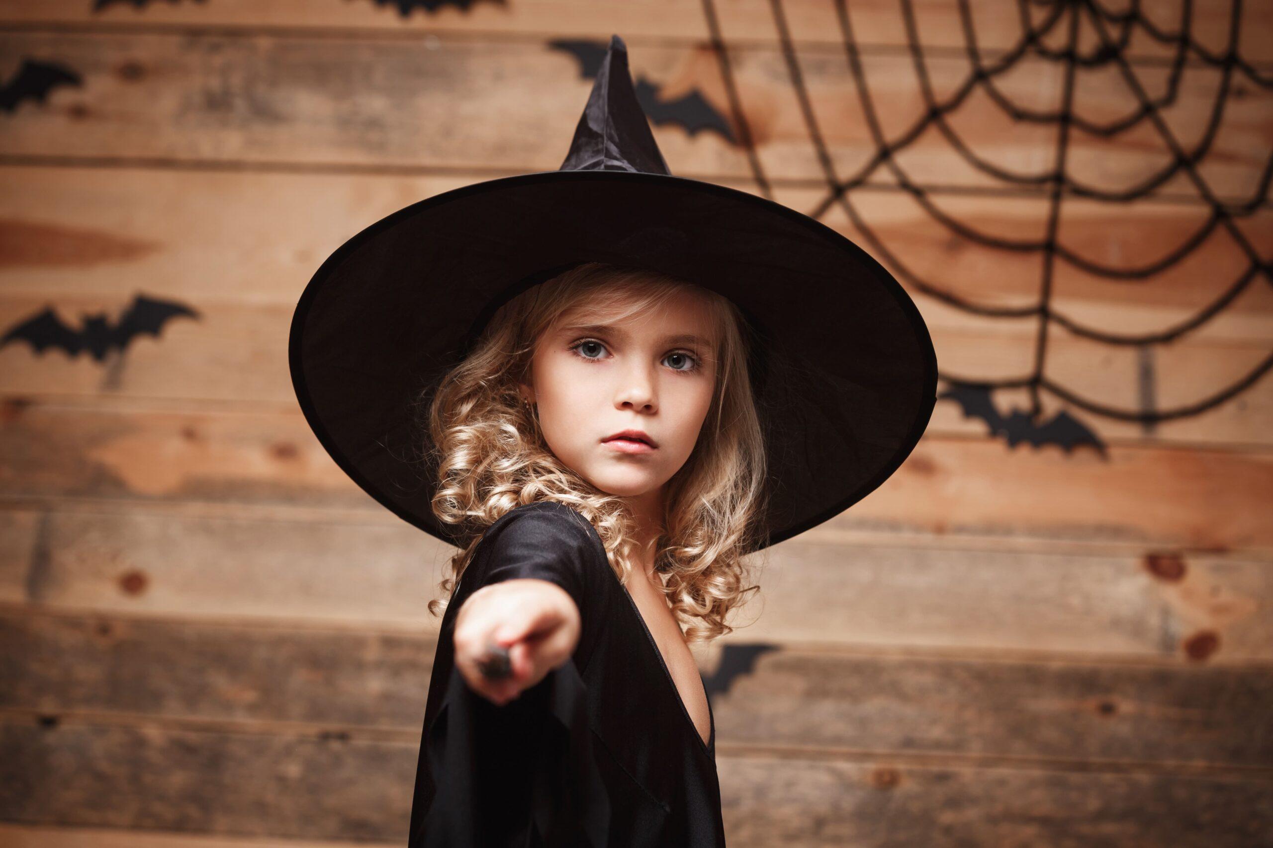 Fillette en déguisement Halloween